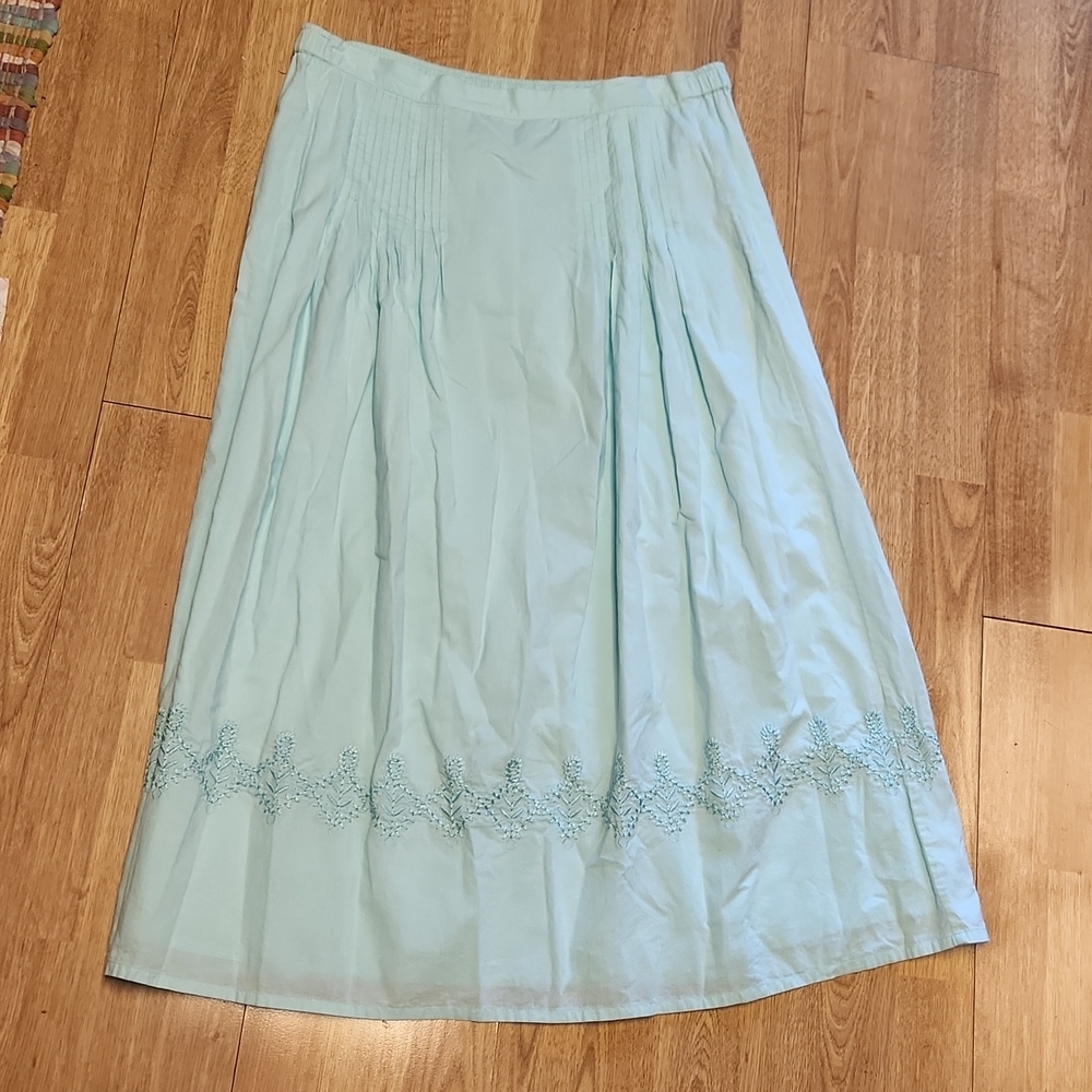 Orvis mint pleated embroidered long skirt XS